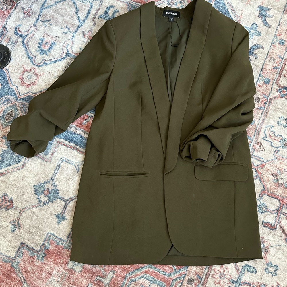 Green 3/4 length blazer